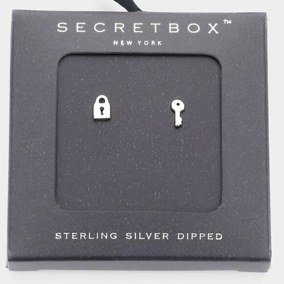 STERLING SILVER LOCK & KEY STUD EARRINGS - Picture 1 of 1